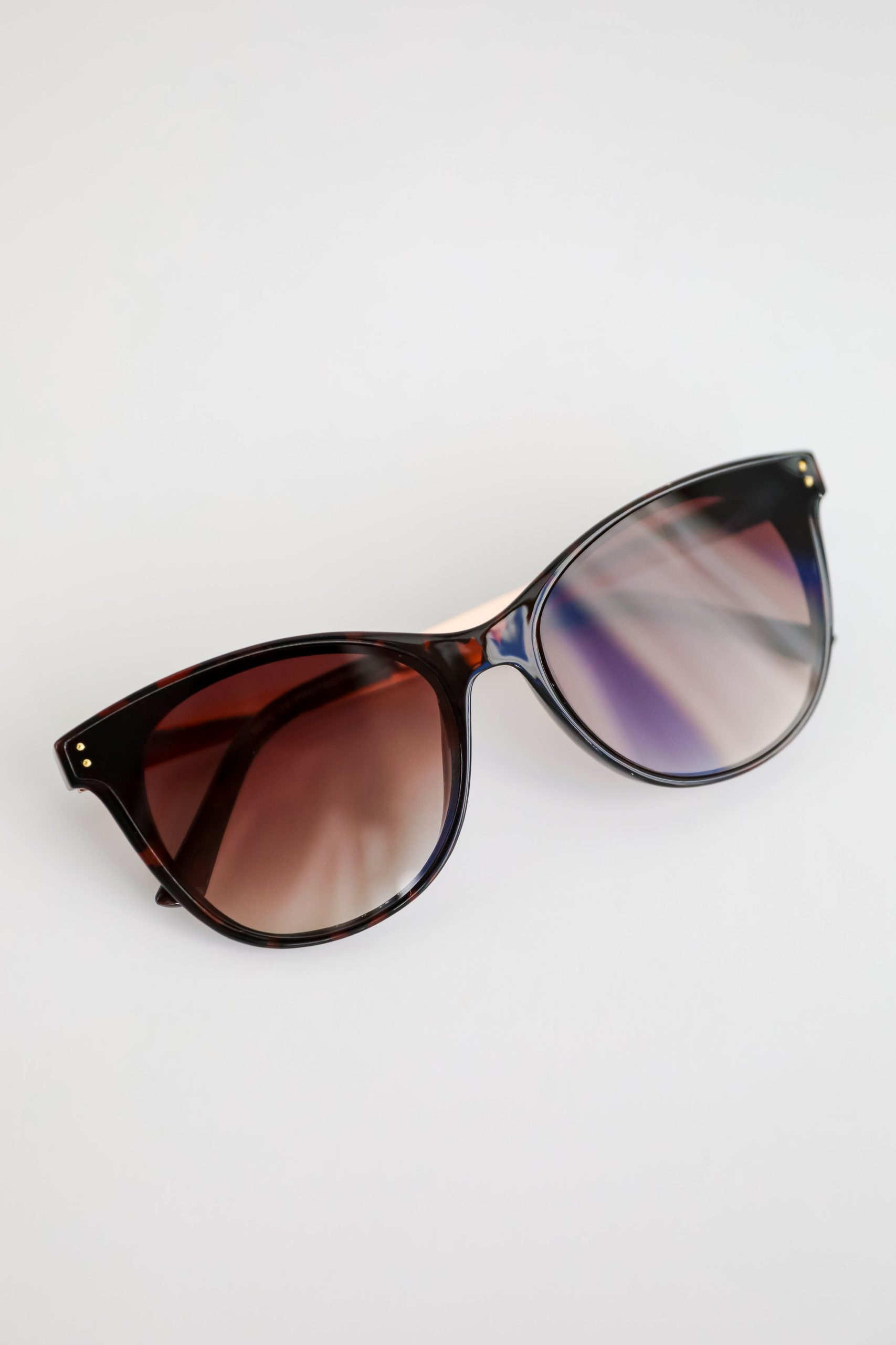 shopdressup_tortoise_round_sunnies-2.jpg