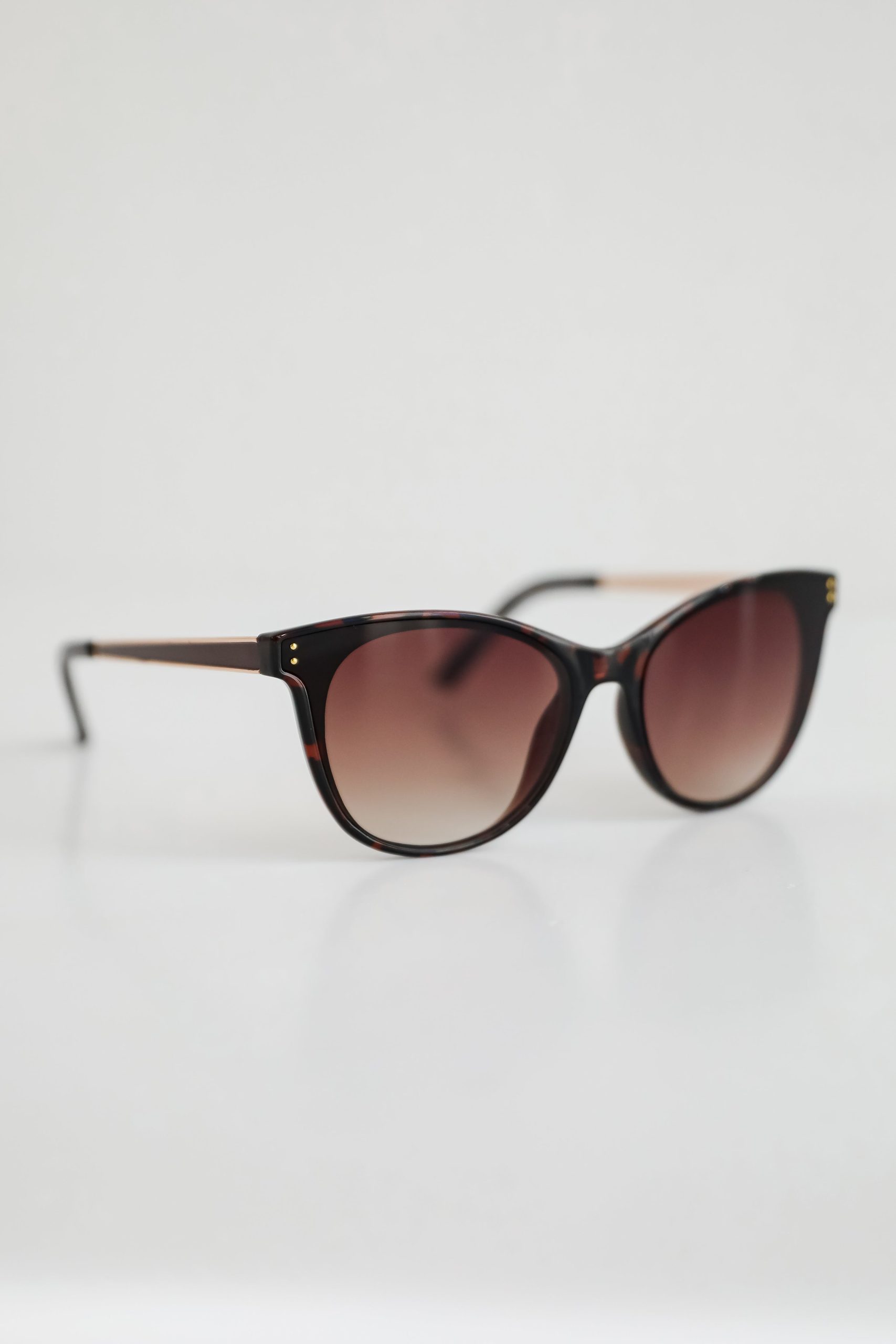 shopdressup_tortoise_round_sunnies-5.jpg